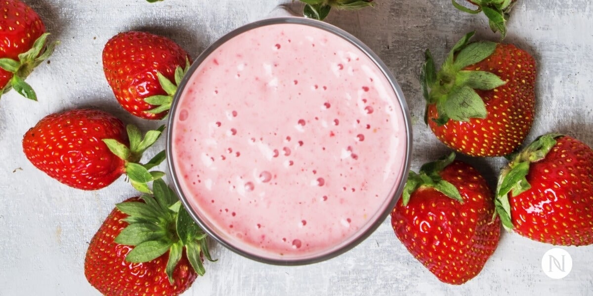 Strawberry Cheesecake Smoothie | Neora Blog